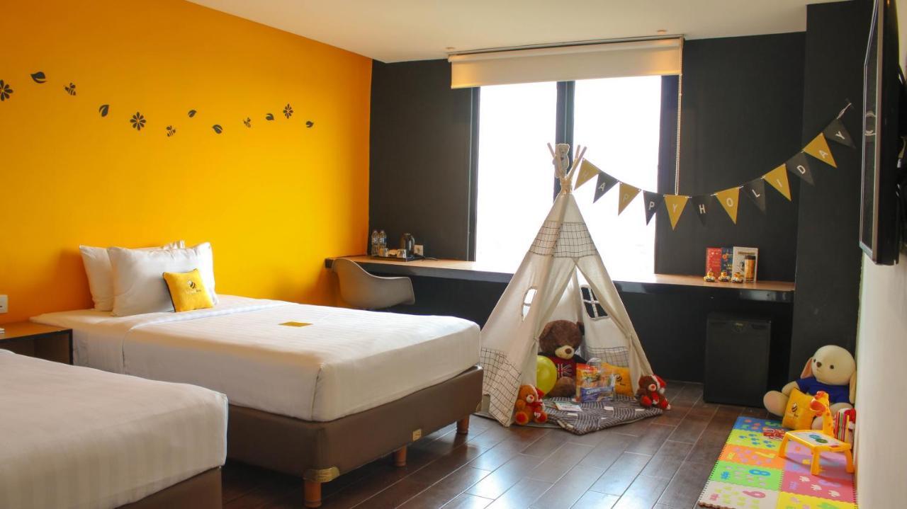 Yellow Bee Tangerang Exterior foto