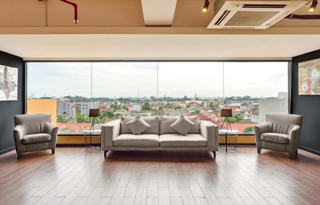Yellow Bee Tangerang Exterior foto
