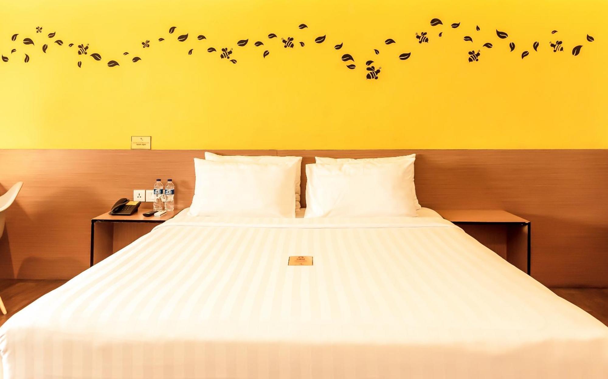 Yellow Bee Tangerang Habitación foto
