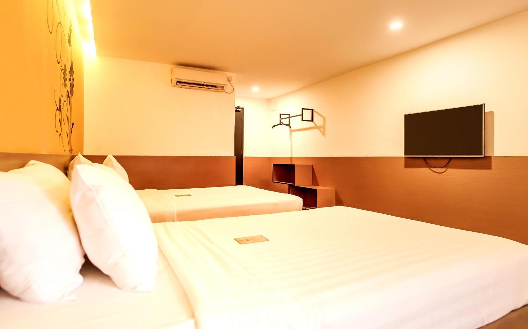 Yellow Bee Tangerang Habitación foto