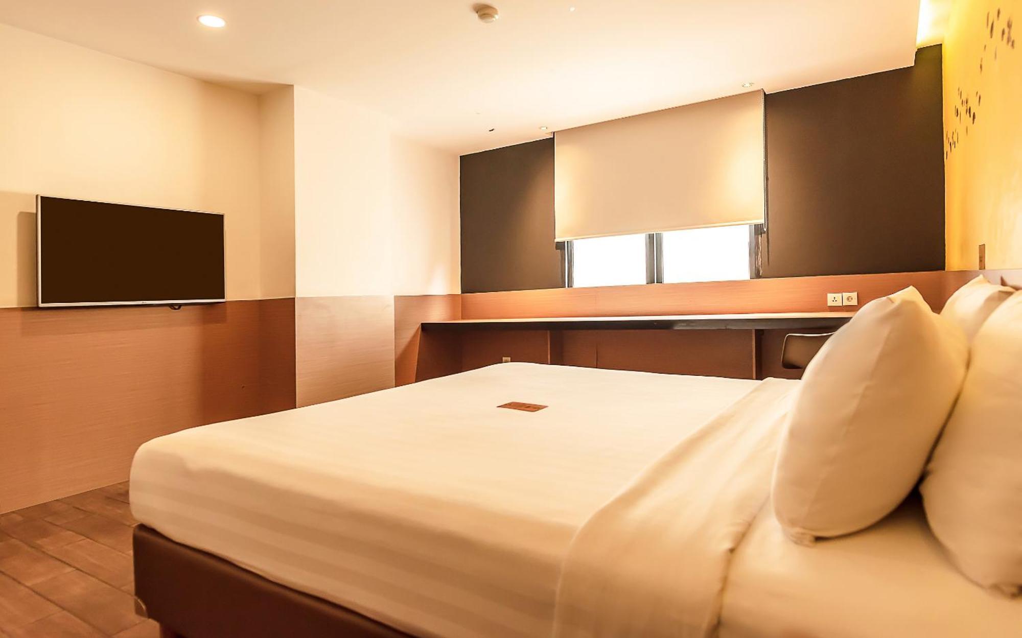Yellow Bee Tangerang Habitación foto